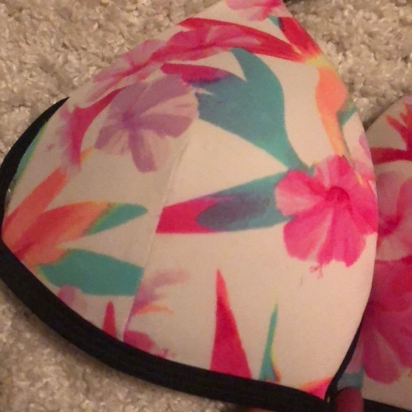 Victoria Secret PINK bathing suit top - Picture 2 of 2